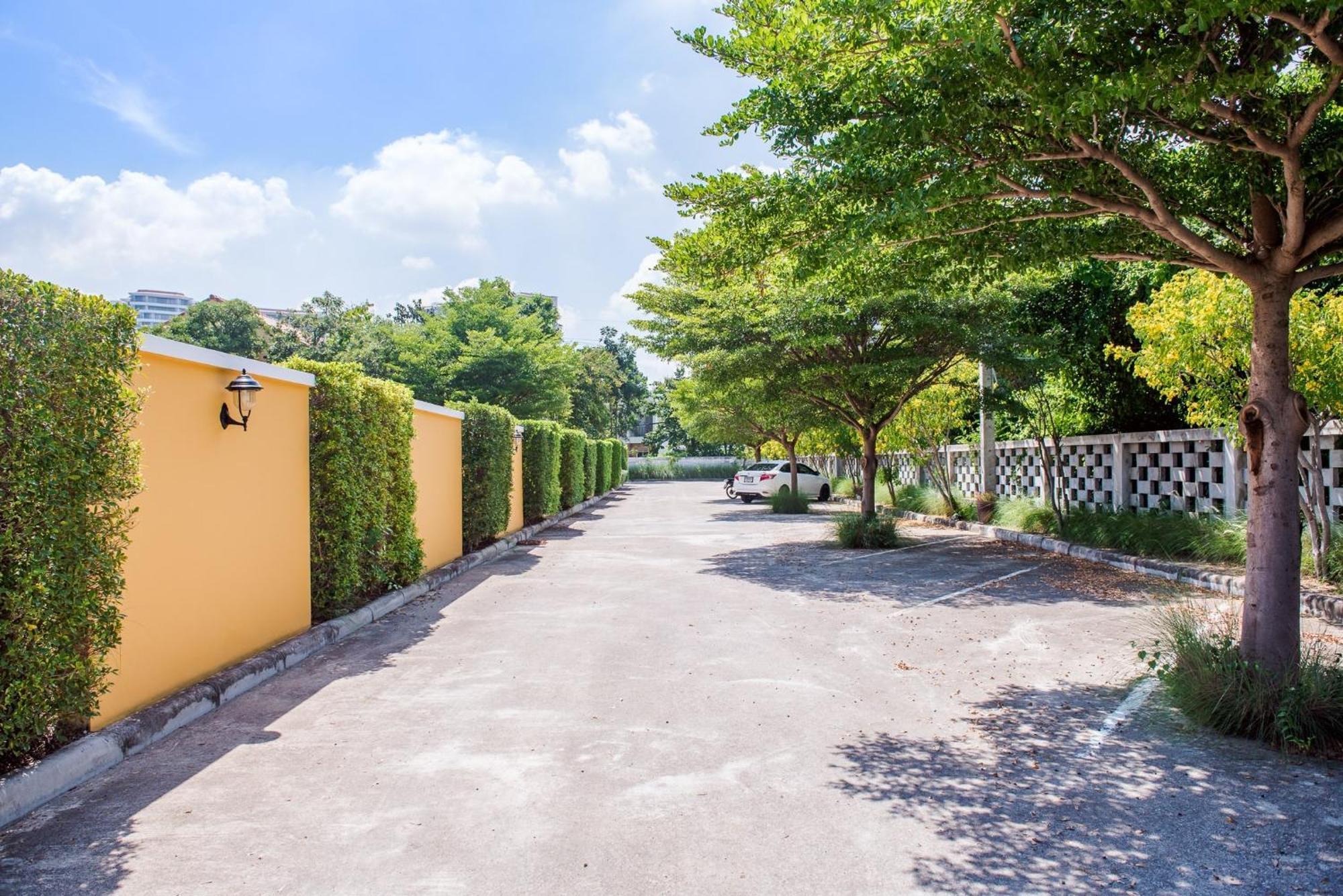 Venice Village Hua Hin Pool Cha-am